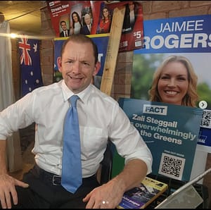 Comedy entertainer for Sydney kids parties, performing political impersonation comedy - Jonas Holt