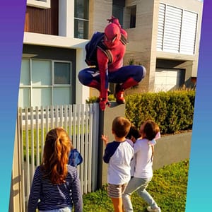 Spyder Man in action – web-slinging superhero party entertainer Sydney welcomes kids to Sydney kids’ parties.