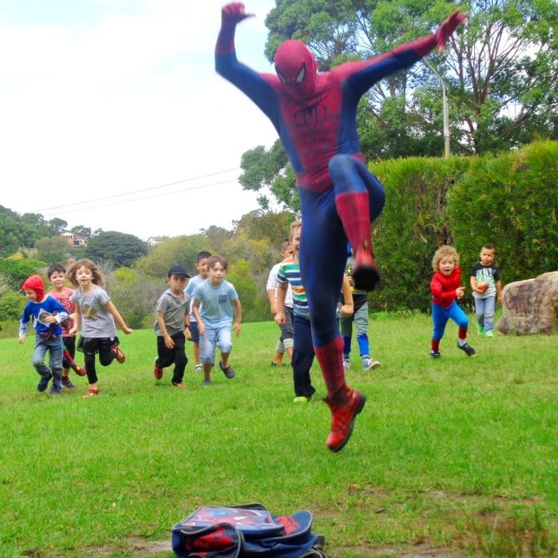 Spyder Man in action – in-character superhero entertainer engaging kids in action-packed party fun for Sydney kids’ parties.